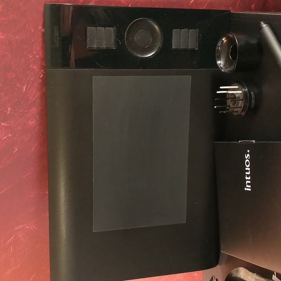 Wacom Tablet Intuos 4 - Pre-owned - C8 - Picture 10 of 12